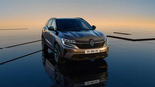 bold front end - Renault Austral E-Tech full hybrid