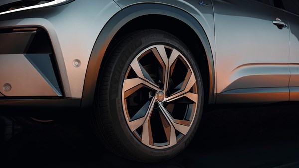 daytona alloy wheel rims - Renault Austral E-Tech full hybrid