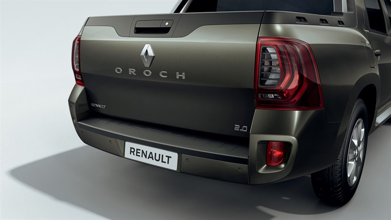 Renault Duster Oroch - back view