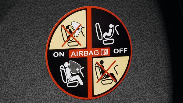 Renault KANGOO - Sécurité - Airbag passager avant déconnectable